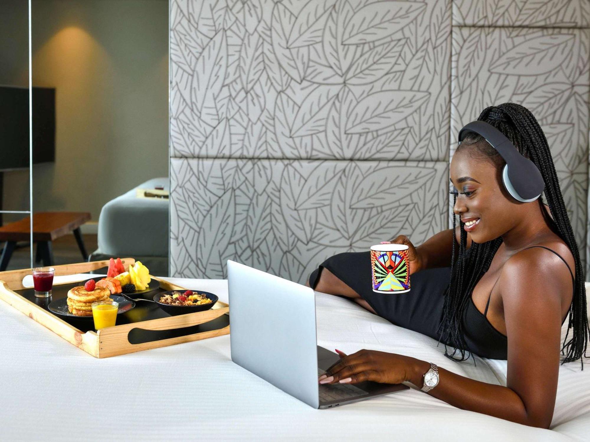 Pullman Abidjan Hotel Exterior photo